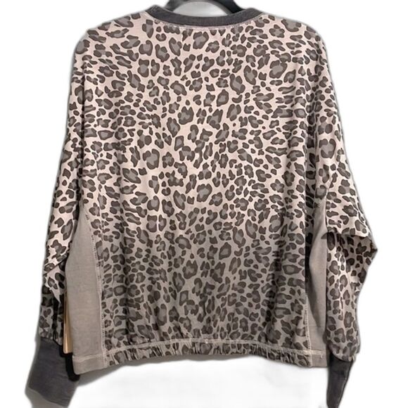 Animal print stretch top Size M - Picture 2 of 7